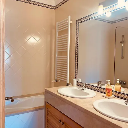 D'el Rey Pool & Golf House 아파트 *